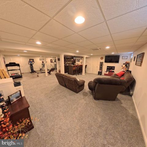 4 LINDEN CT, Ashland, PA 17921