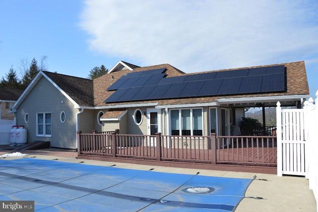 4 LINDEN CT, Ashland, PA 17921