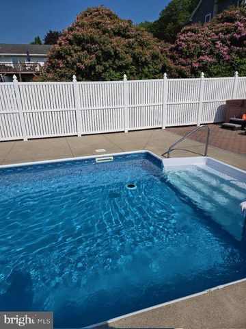 4 LINDEN CT, Ashland, PA 17921