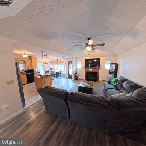 4 LINDEN CT, Ashland, PA 17921