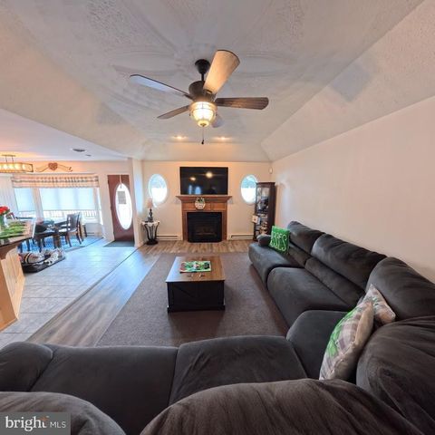 4 LINDEN CT, Ashland, PA 17921