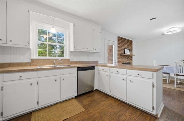 2020 Sarahs Creek Woods RD, Hayes, VA 23072