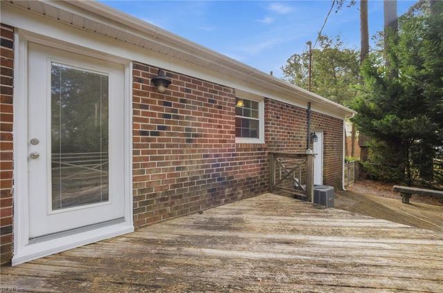 2020 Sarahs Creek Woods RD, Hayes, VA 23072