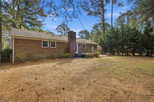 2020 Sarahs Creek Woods RD, Hayes, VA 23072