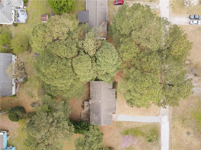 2020 Sarahs Creek Woods RD, Hayes, VA 23072