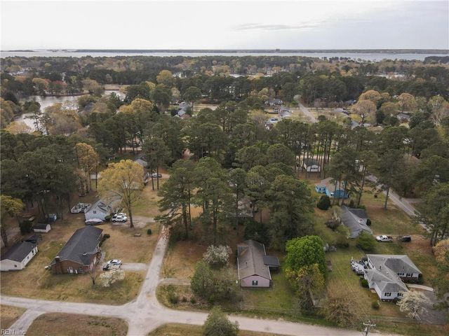 2020 Sarahs Creek Woods RD, Hayes, VA 23072