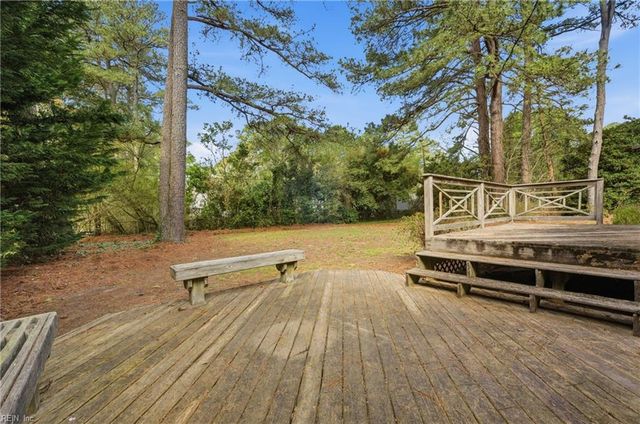 2020 Sarahs Creek Woods RD, Hayes, VA 23072