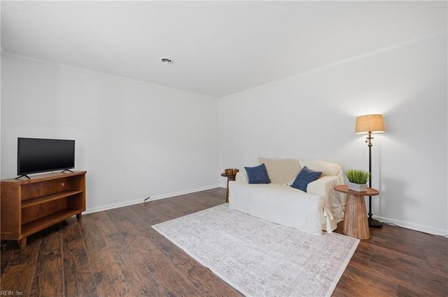 2020 Sarahs Creek Woods RD, Hayes, VA 23072