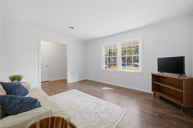 2020 Sarahs Creek Woods RD, Hayes, VA 23072