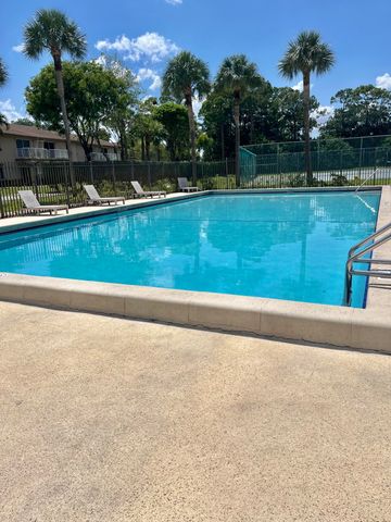 4243 Oak Terrace Drive 4243, Greenacres, FL 33463