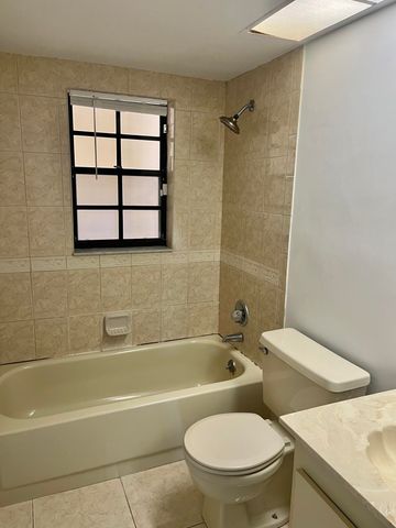 4243 Oak Terrace Drive 4243, Greenacres, FL 33463