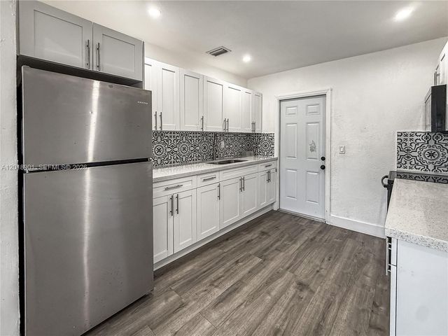 2620 NW 18th Terrace, Oakland Park, FL 33311