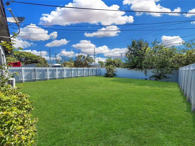 2620 NW 18th Terrace, Oakland Park, FL 33311