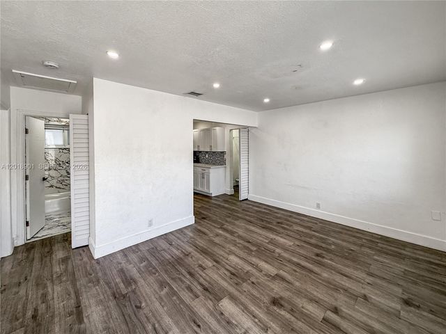 2620 NW 18th Terrace, Oakland Park, FL 33311
