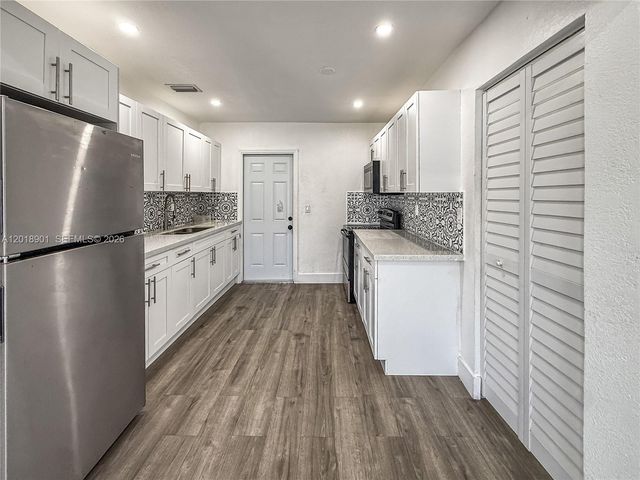 2620 NW 18th Terrace, Oakland Park, FL 33311