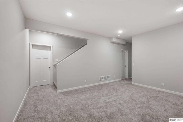 7921 N 94th Street, Omaha, NE 68122