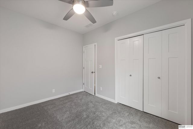 7921 N 94th Street, Omaha, NE 68122