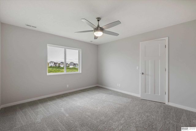7921 N 94th Street, Omaha, NE 68122