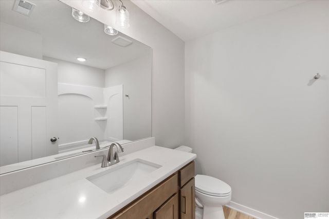 7921 N 94th Street, Omaha, NE 68122