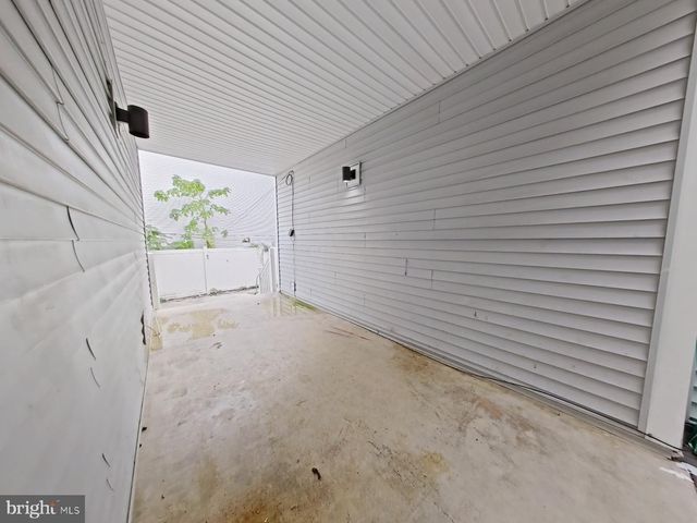 2141 N 18TH ST, Philadelphia, PA 19121