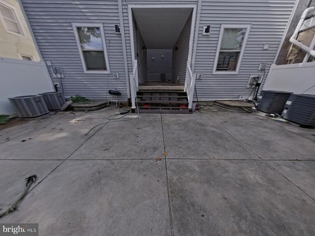 2141 N 18TH ST, Philadelphia, PA 19121