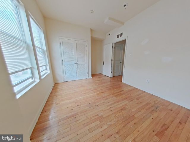 2141 N 18TH ST, Philadelphia, PA 19121