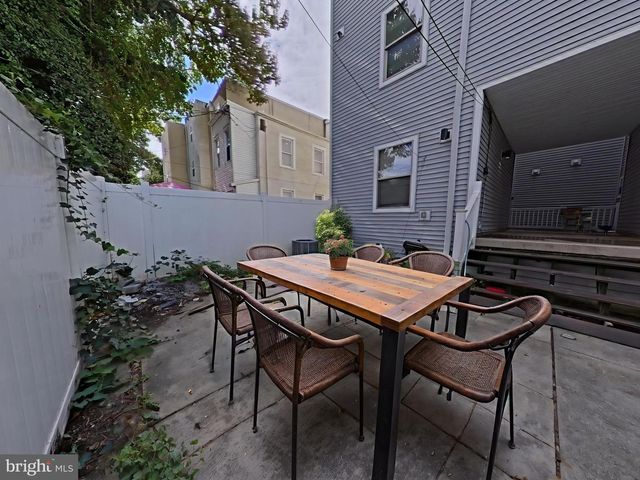 2141 N 18TH ST, Philadelphia, PA 19121