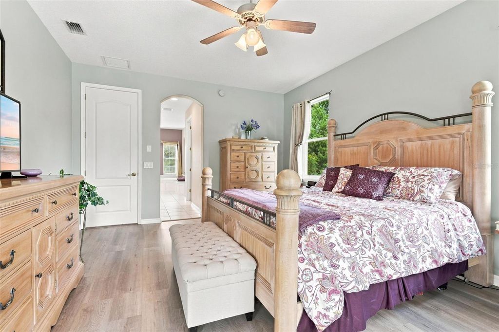 Image 19 of property listing at 1681 TIMBER EDGE DRIVE, Deland, FL 32724