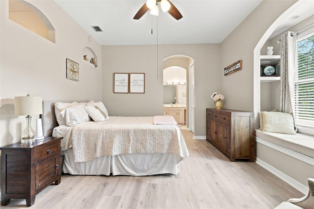 Image 23 of property listing at 1681 TIMBER EDGE DRIVE, Deland, FL 32724