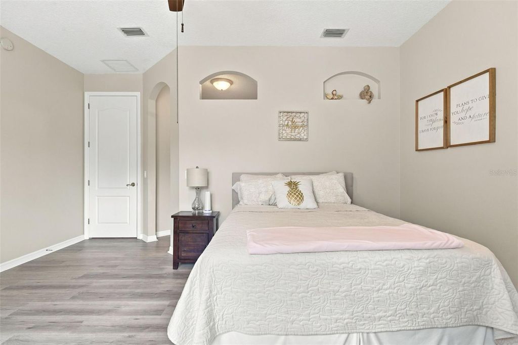 Image 25 of property listing at 1681 TIMBER EDGE DRIVE, Deland, FL 32724
