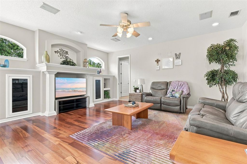 Image 8 of property listing at 1681 TIMBER EDGE DRIVE, Deland, FL 32724