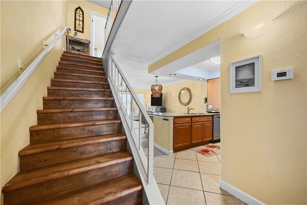 2292 N Fulton Beach 502, Rockport, TX 78382 — photo 2