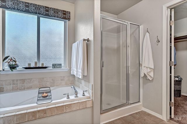 5326 N Isla Ave, Meridian, ID 83646