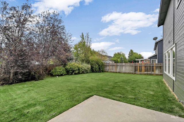 5326 N Isla Ave, Meridian, ID 83646