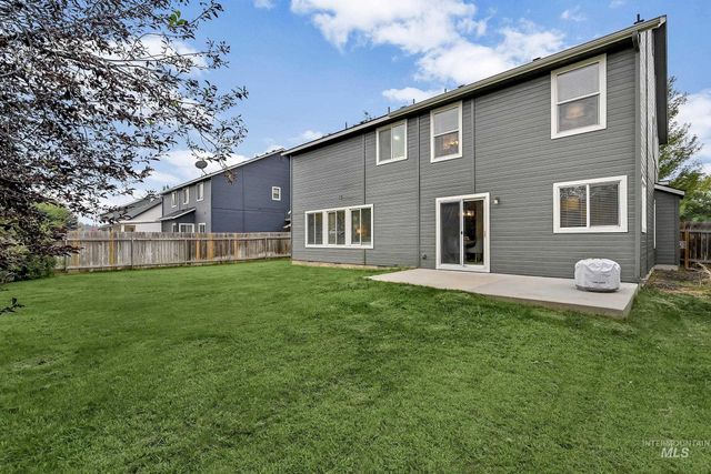 5326 N Isla Ave, Meridian, ID 83646