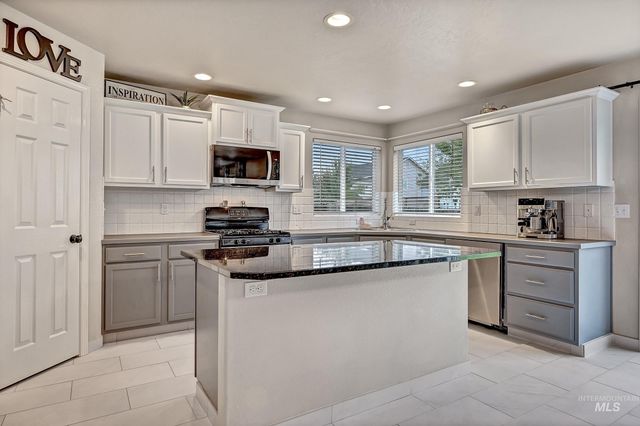 5326 N Isla Ave, Meridian, ID 83646