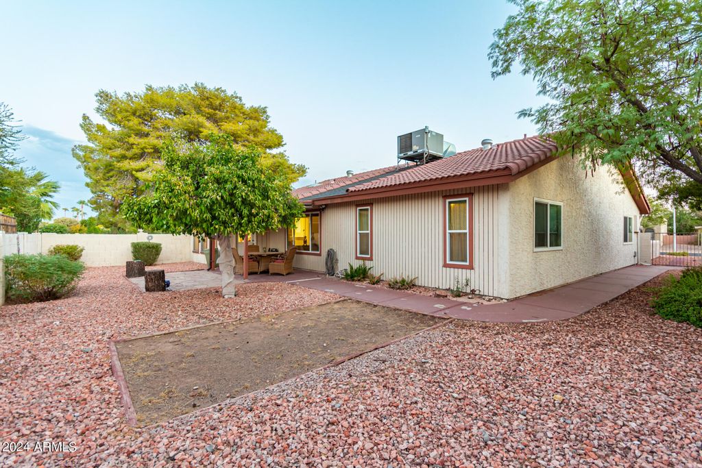 Image 23 of property listing at 25629 S ONTARIO Drive, Sun Lakes, AZ 85248