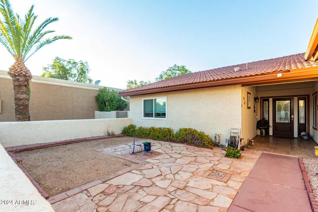 Image 3 of property listing at 25629 S ONTARIO Drive, Sun Lakes, AZ 85248