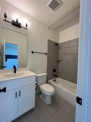 2403 Royal Dove Lane, Mansfield, TX 76063