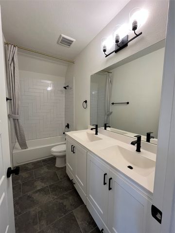 2403 Royal Dove Lane, Mansfield, TX 76063