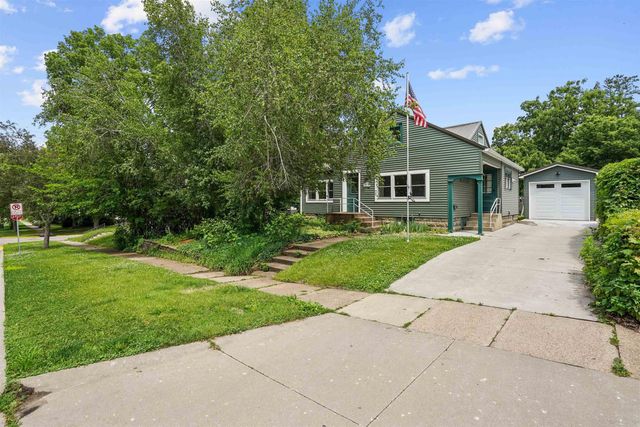 2210 Tremont Street, Cedar Falls, IA 50613