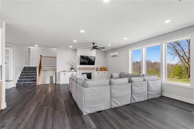 24218 NE 136th Street, Excelsior Springs, MO 64024