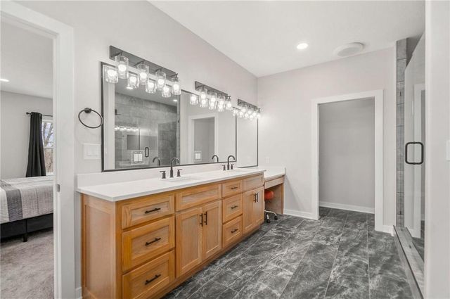 24218 NE 136th Street, Excelsior Springs, MO 64024