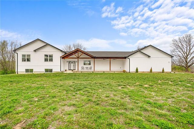 24218 NE 136th Street, Excelsior Springs, MO 64024