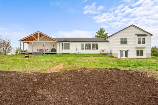 24218 NE 136th Street, Excelsior Springs, MO 64024