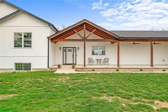 24218 NE 136th Street, Excelsior Springs, MO 64024