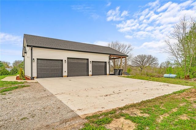 24218 NE 136th Street, Excelsior Springs, MO 64024