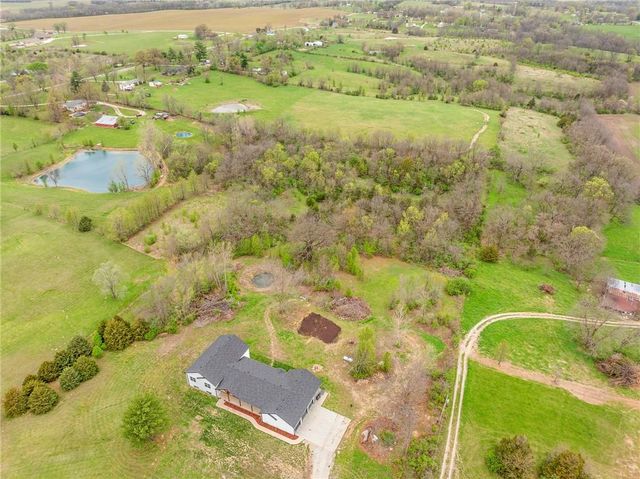 24218 NE 136th Street, Excelsior Springs, MO 64024
