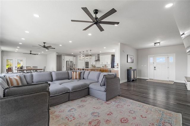 24218 NE 136th Street, Excelsior Springs, MO 64024