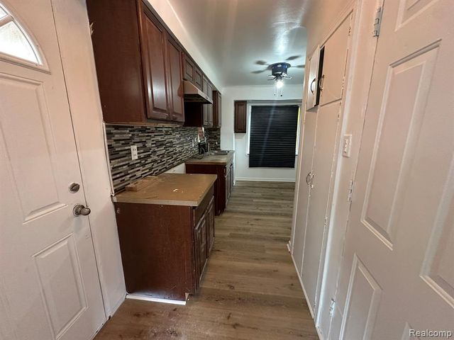 15759 Evergreen Road, Detroit, MI 48223